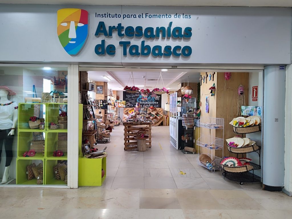 a-store-with-a-sign-xgto9lilvlg